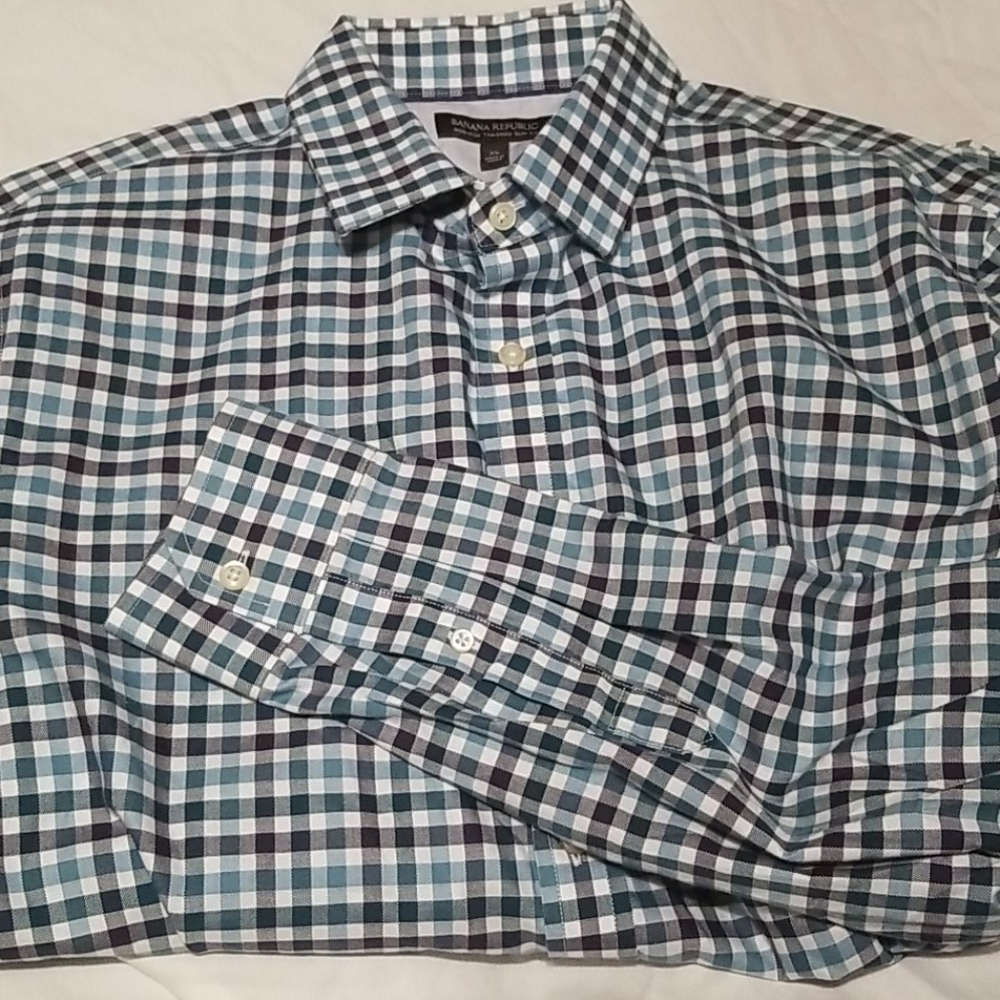 Men's Long Sleeve buttons up shirt